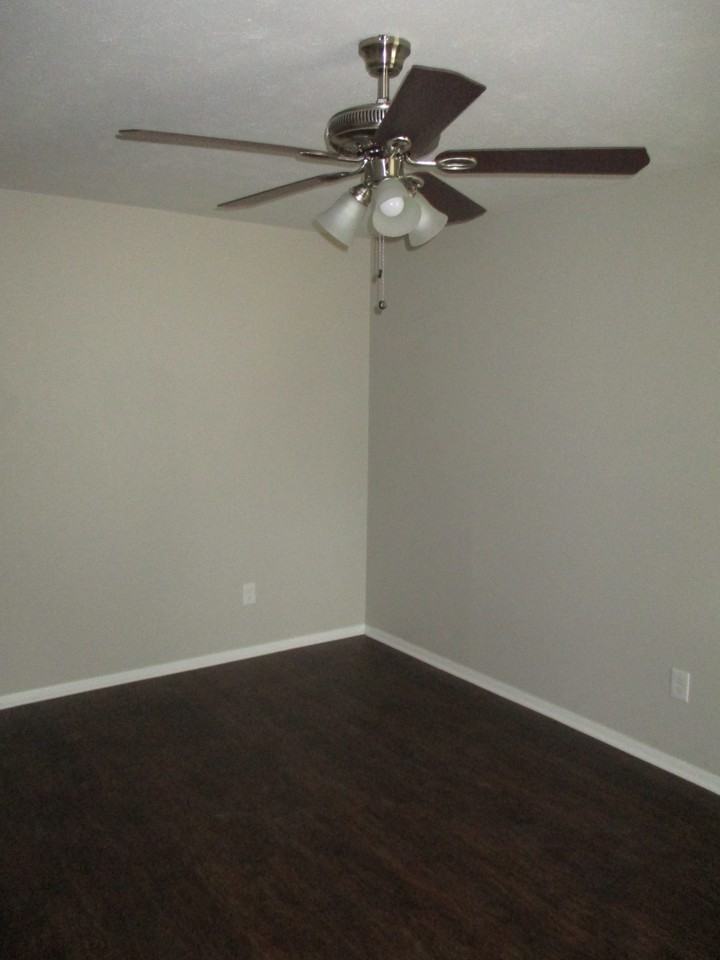 4018 Ambrose Dr - Photo 4 of 15