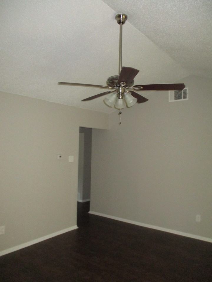 4018 Ambrose Dr - Photo 7 of 15