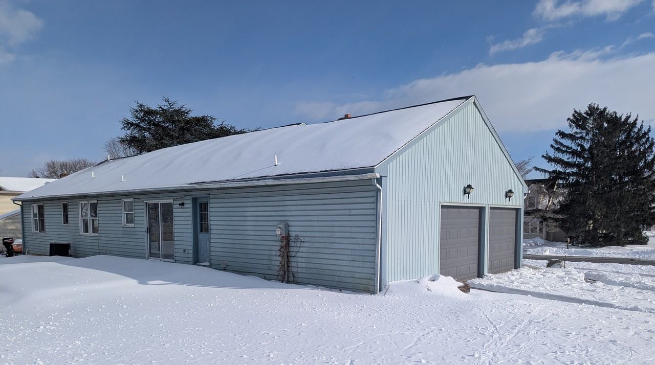 305 W Spruce St - Photo 2 of 17