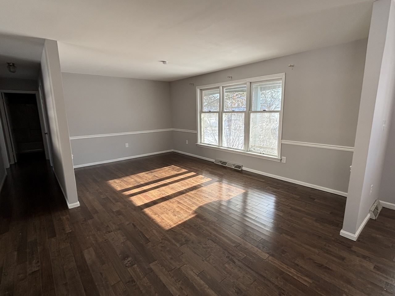 305 W Spruce St - Photo 3 of 17