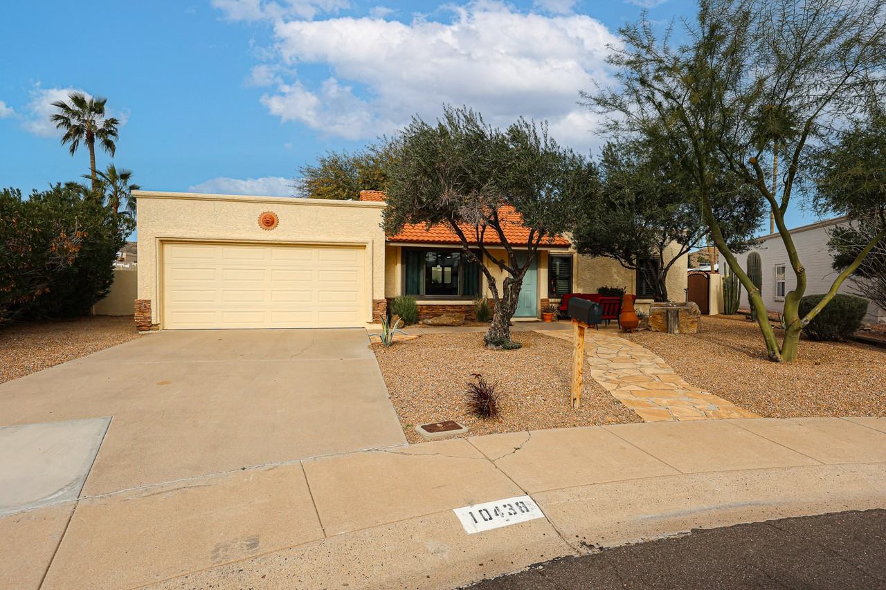 10438 S 45th Pl - Photo 3 of 34