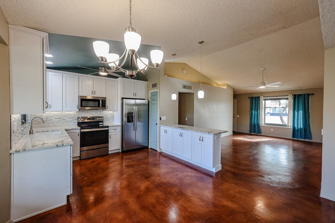 10438 S 45th Pl - Photo 4 of 34