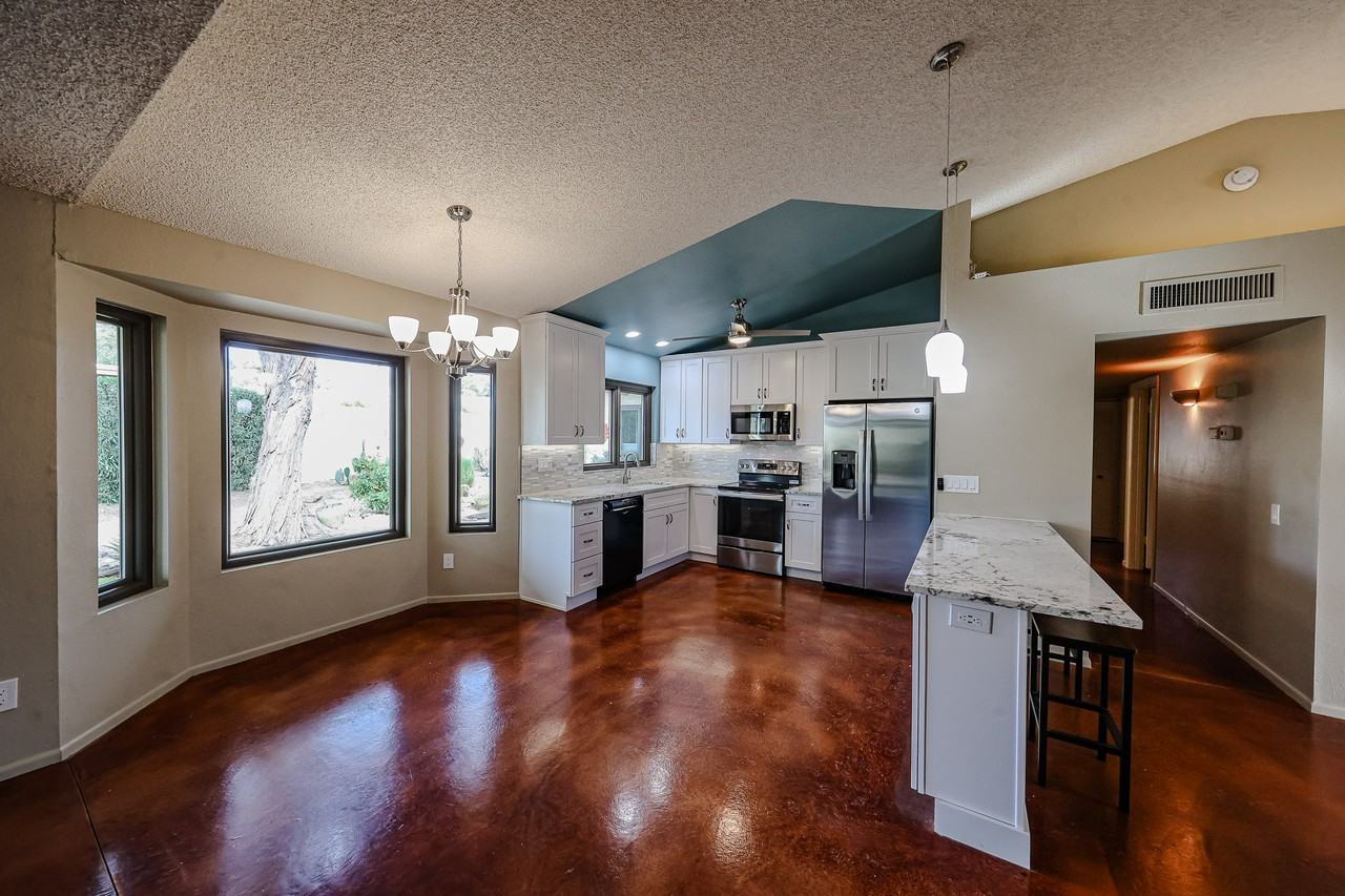 10438 S 45th Pl - Photo 5 of 34