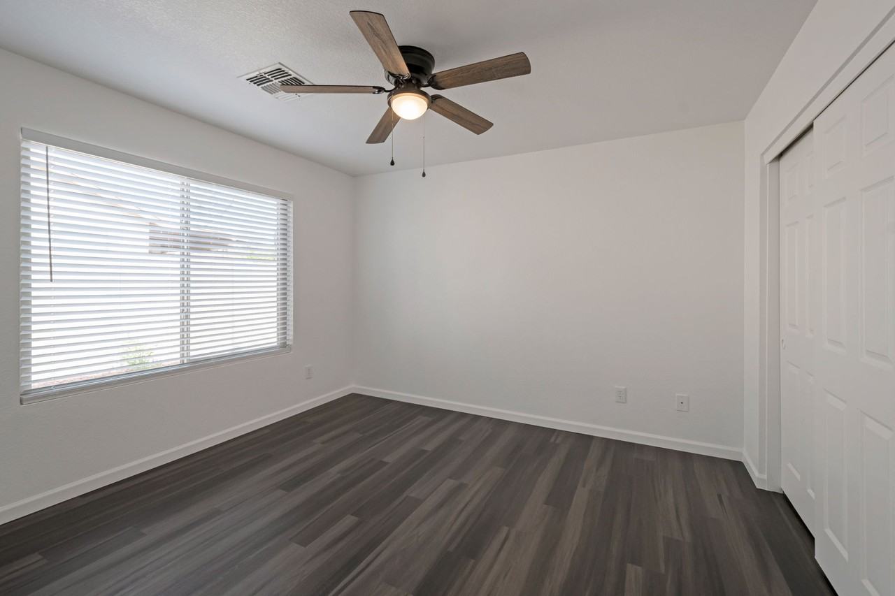 3502 S Chaparral Rd - Photo 4 of 15