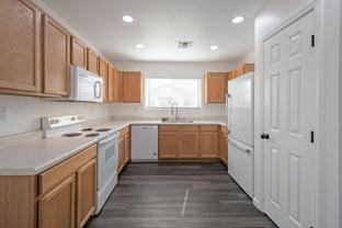 3502 S Chaparral Rd - Photo 1 of 1