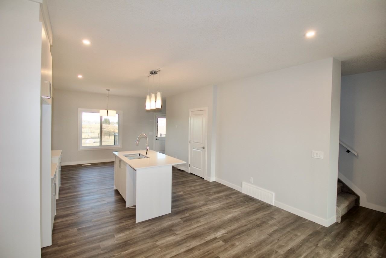 4608 50 Ave - Photo 4 of 23