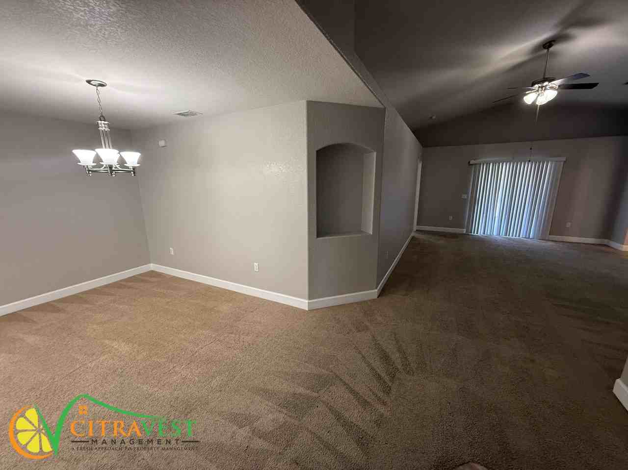 1704 Wallace Manor Loop - Photo 2 of 11