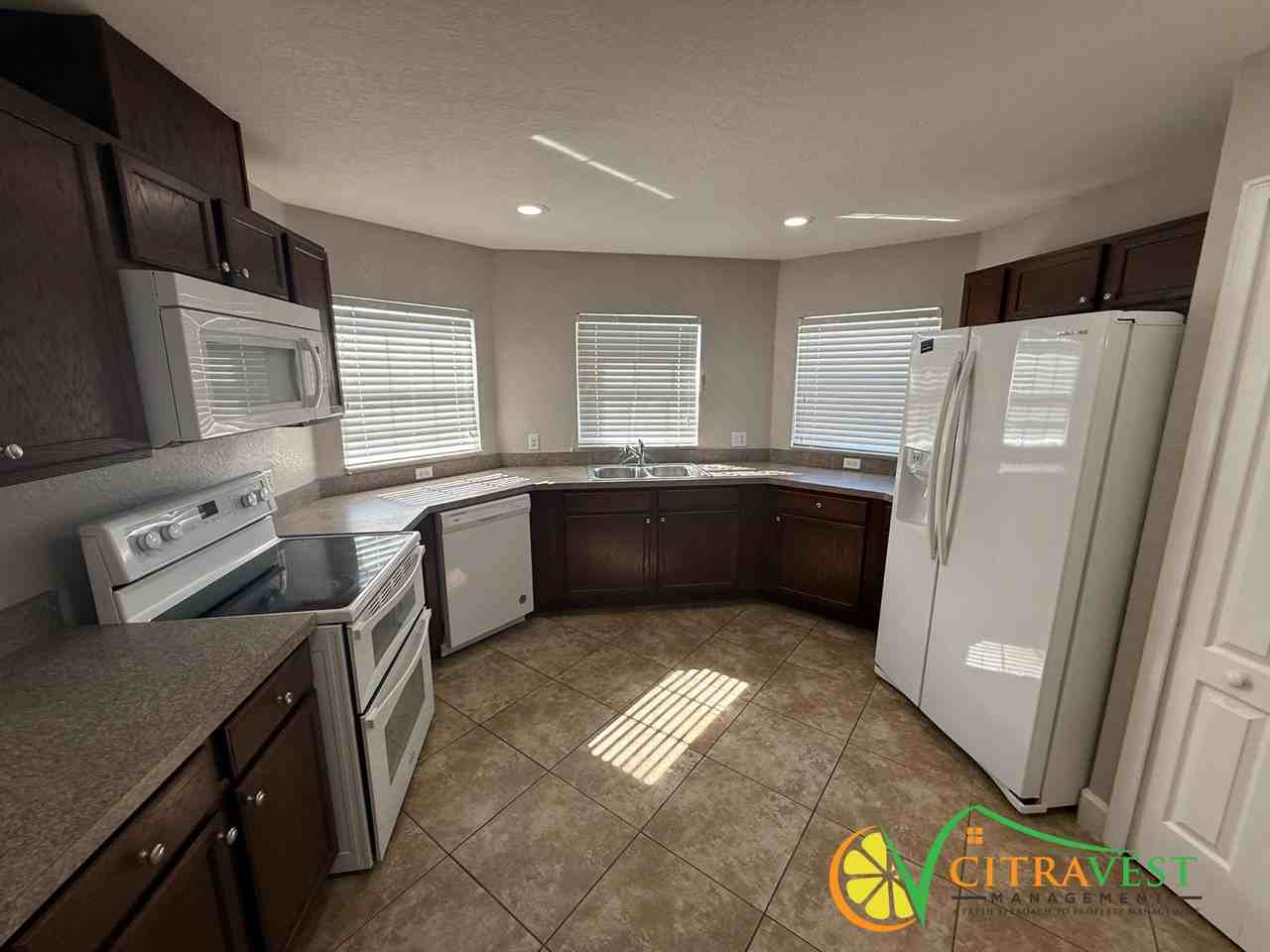 1704 Wallace Manor Loop - Photo 3 of 11