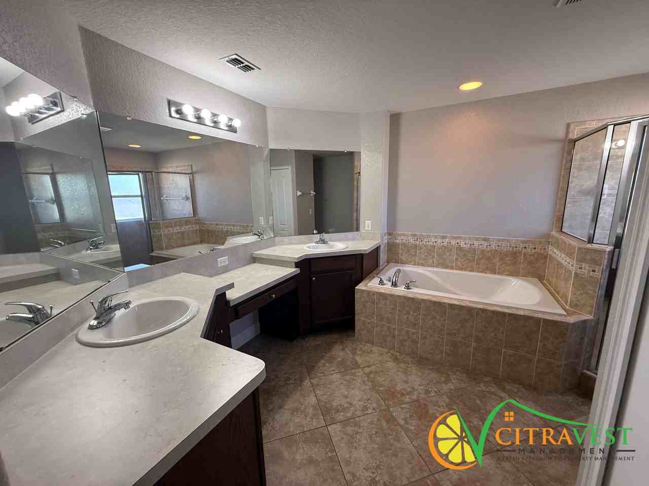 1704 Wallace Manor Loop - Photo 5 of 11