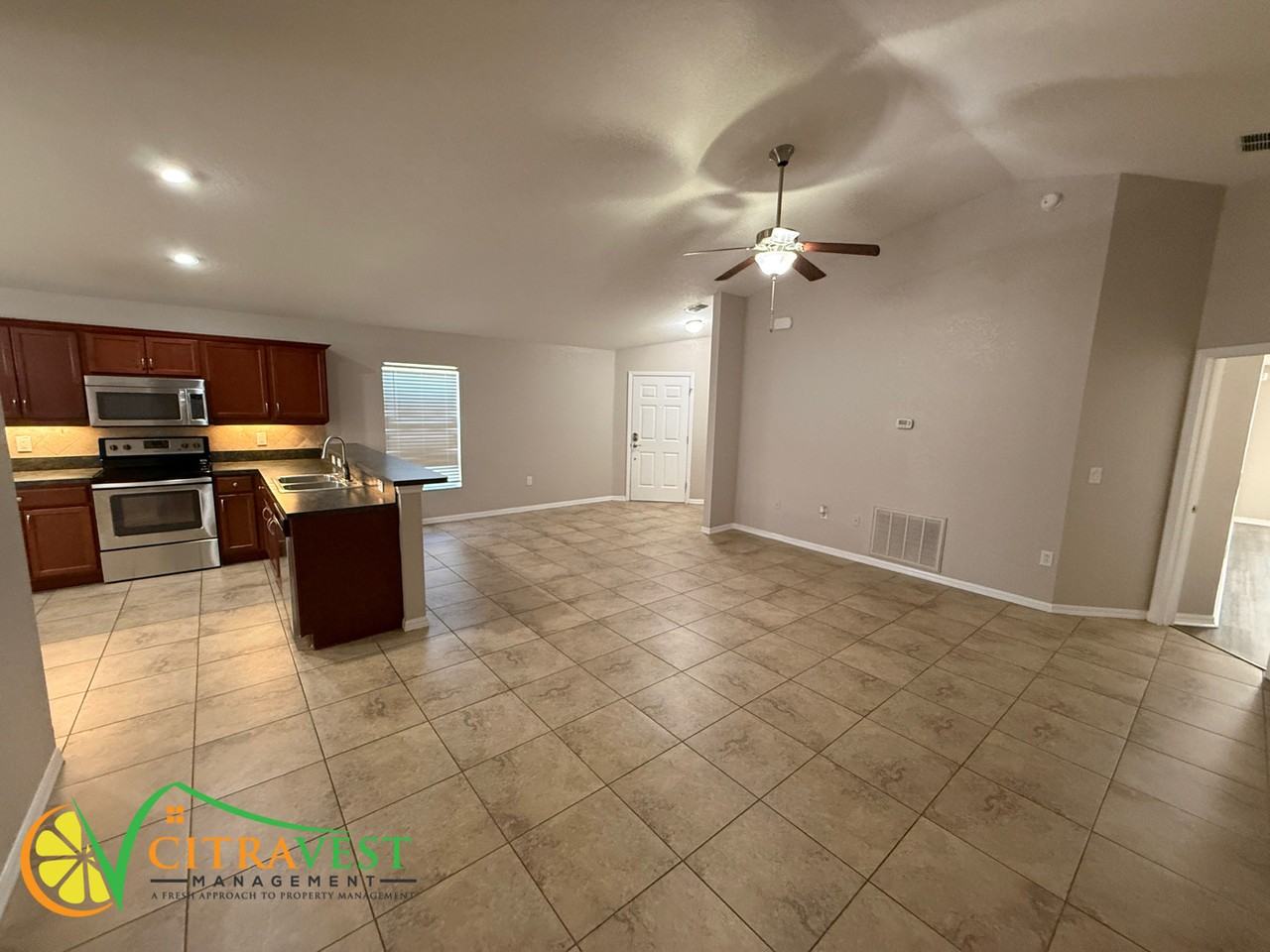 6502 Crescent Loop - Photo 2 of 11