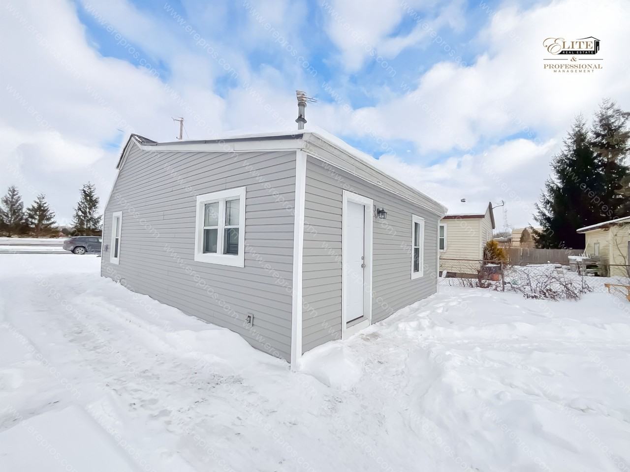 2274 E Scottwood Ave - Photo 3 of 4