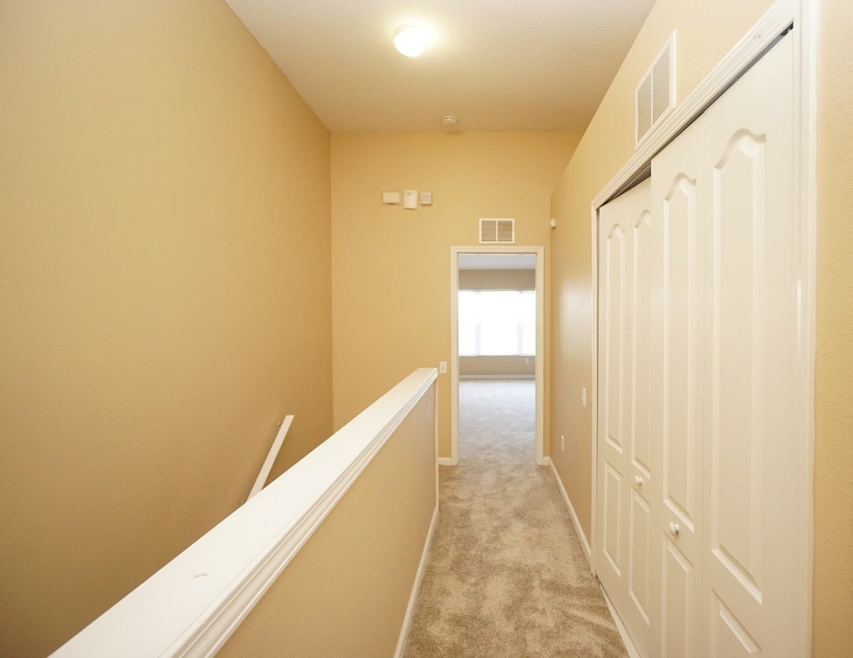 1038 Vista Cay Ct - Photo 7 of 21