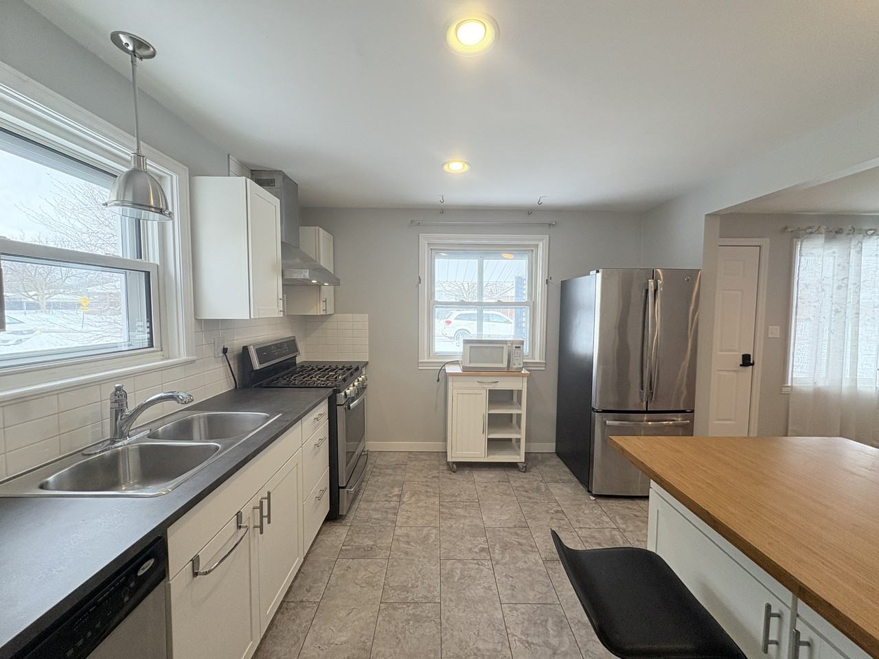 2747 Parent Ave - Photo 7 of 30