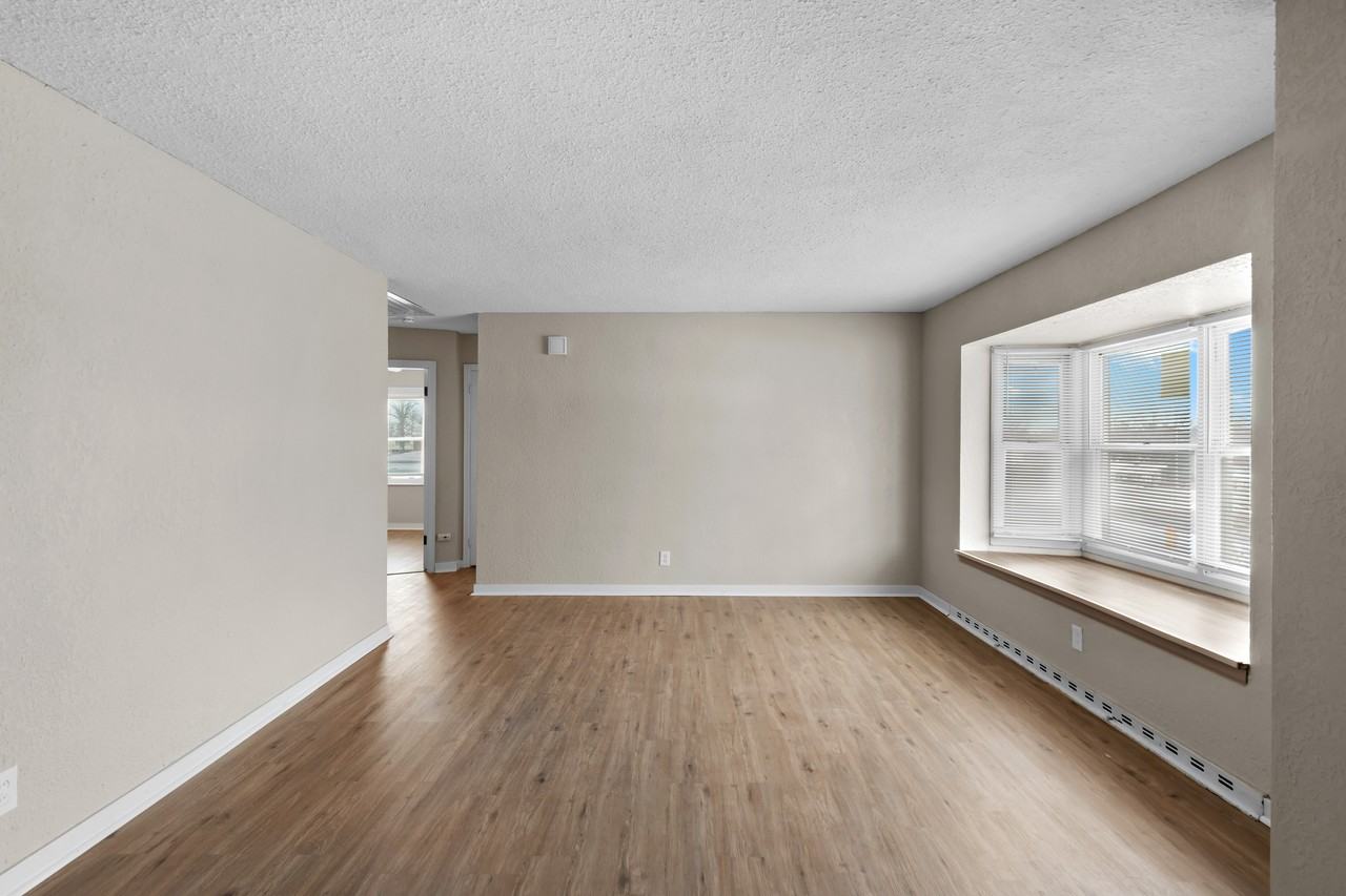 55 Chateau Dr - Photo 3 of 10