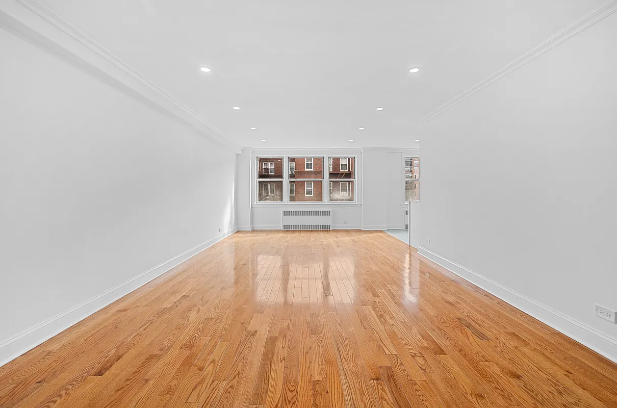 6945 108th St #6H - Photo 5 of 10