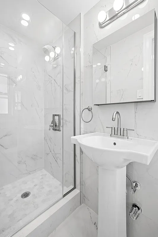 6945 108th St #6H - Photo 6 of 10