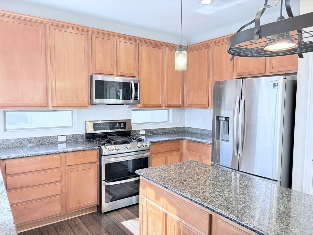 3429 Hansa Ave - Photo 4 of 23