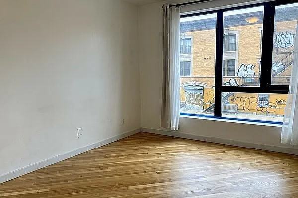 186 Putnam Ave - Photo 2 of 5