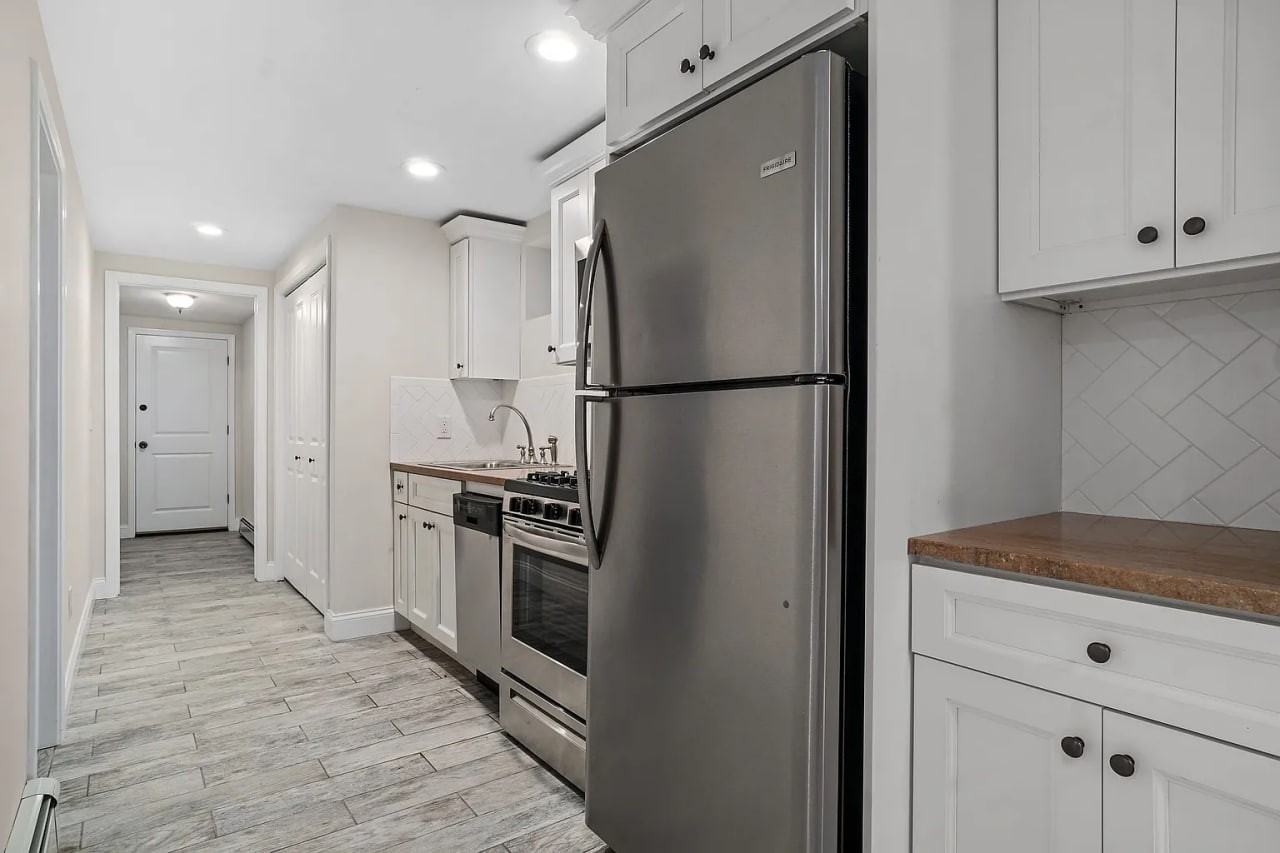 461 Warburton Ave - Photo 2 of 7