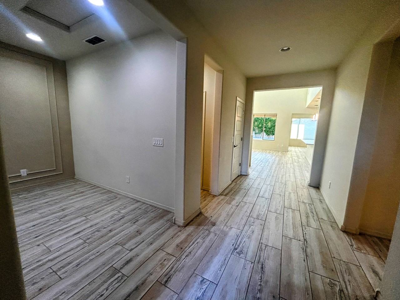 8909 W Missouri Ave - Photo 5 of 50