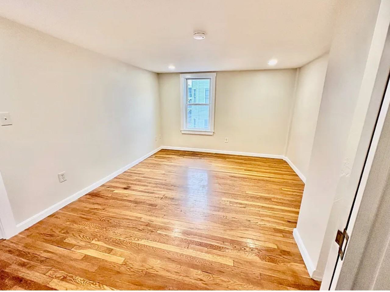 8 Allen St - Photo 5 of 7