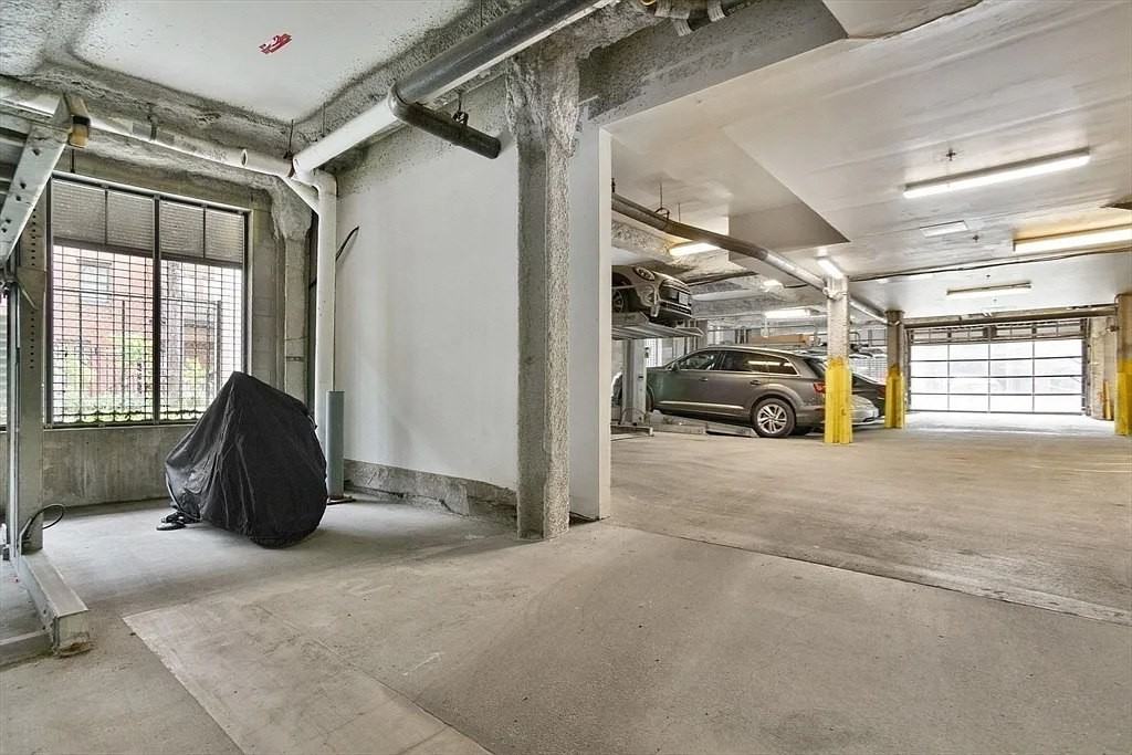 257 Northampton St - Photo 3 of 9