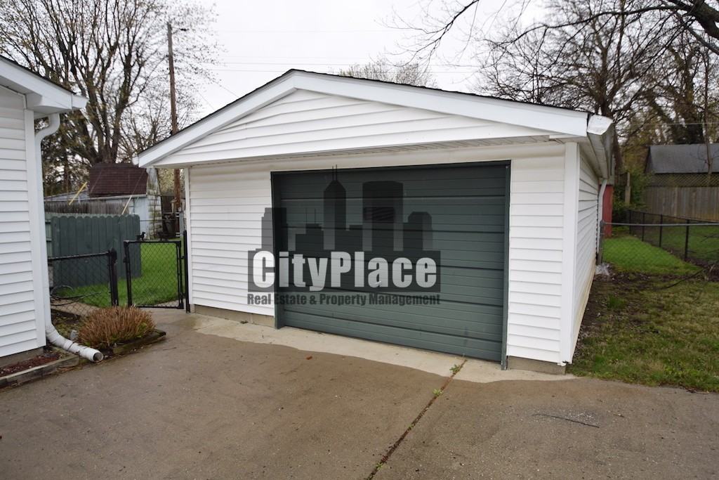 604 E Pearl St - Photo 4 of 8