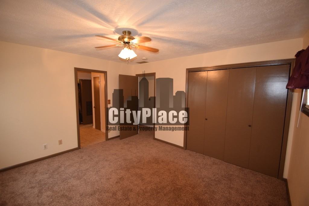 604 E Pearl St - Photo 7 of 8