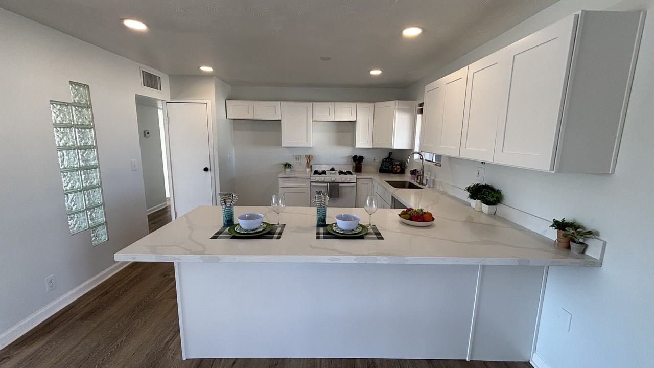 1000 W Elna Rae St - Photo 6 of 22