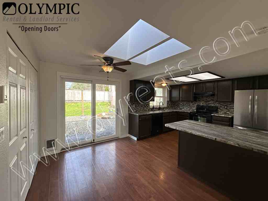 1125 Pinedrop Loop Se - Photo 5 of 21