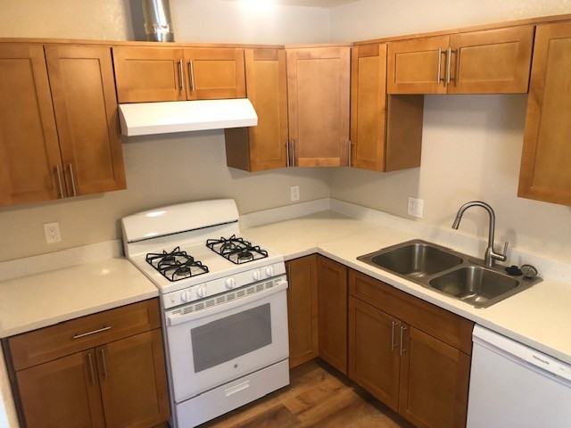 1649 Alamo Dr - Photo 3 of 39