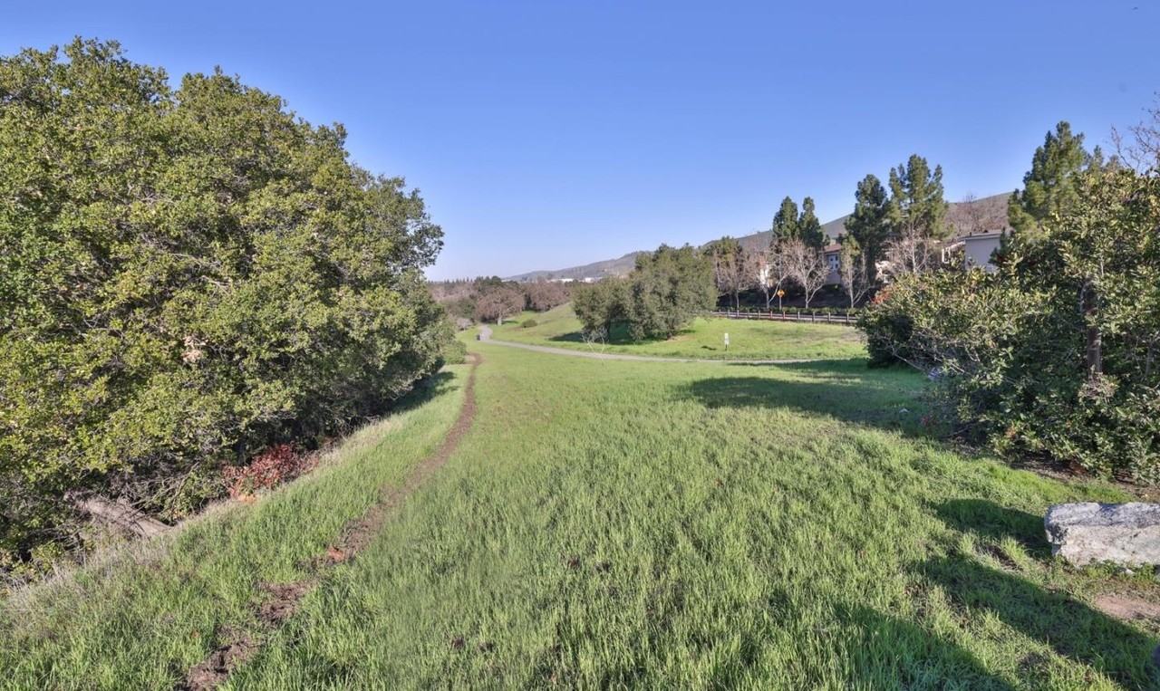 1114 Niguel Ln - Photo 2 of 26