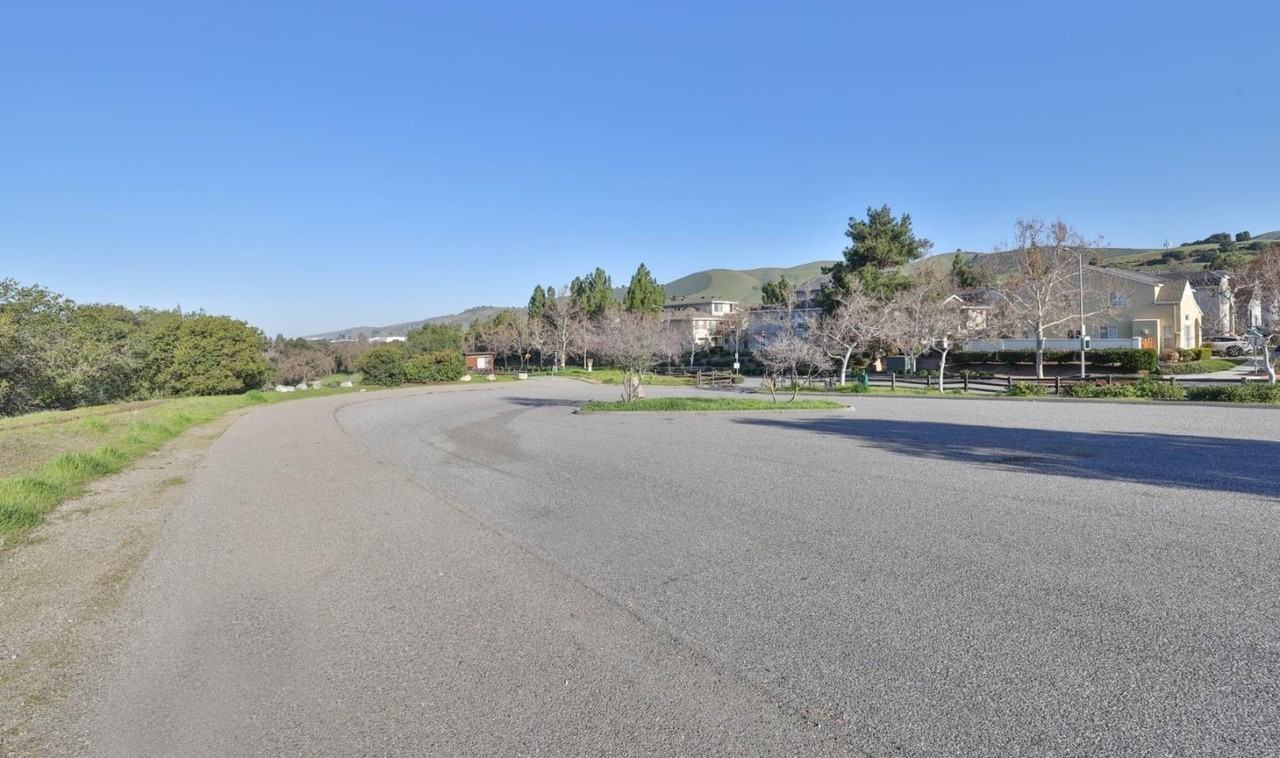 1114 Niguel Ln - Photo 5 of 26