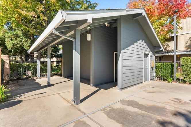 5624 Hamilton St - Photo 2 of 25