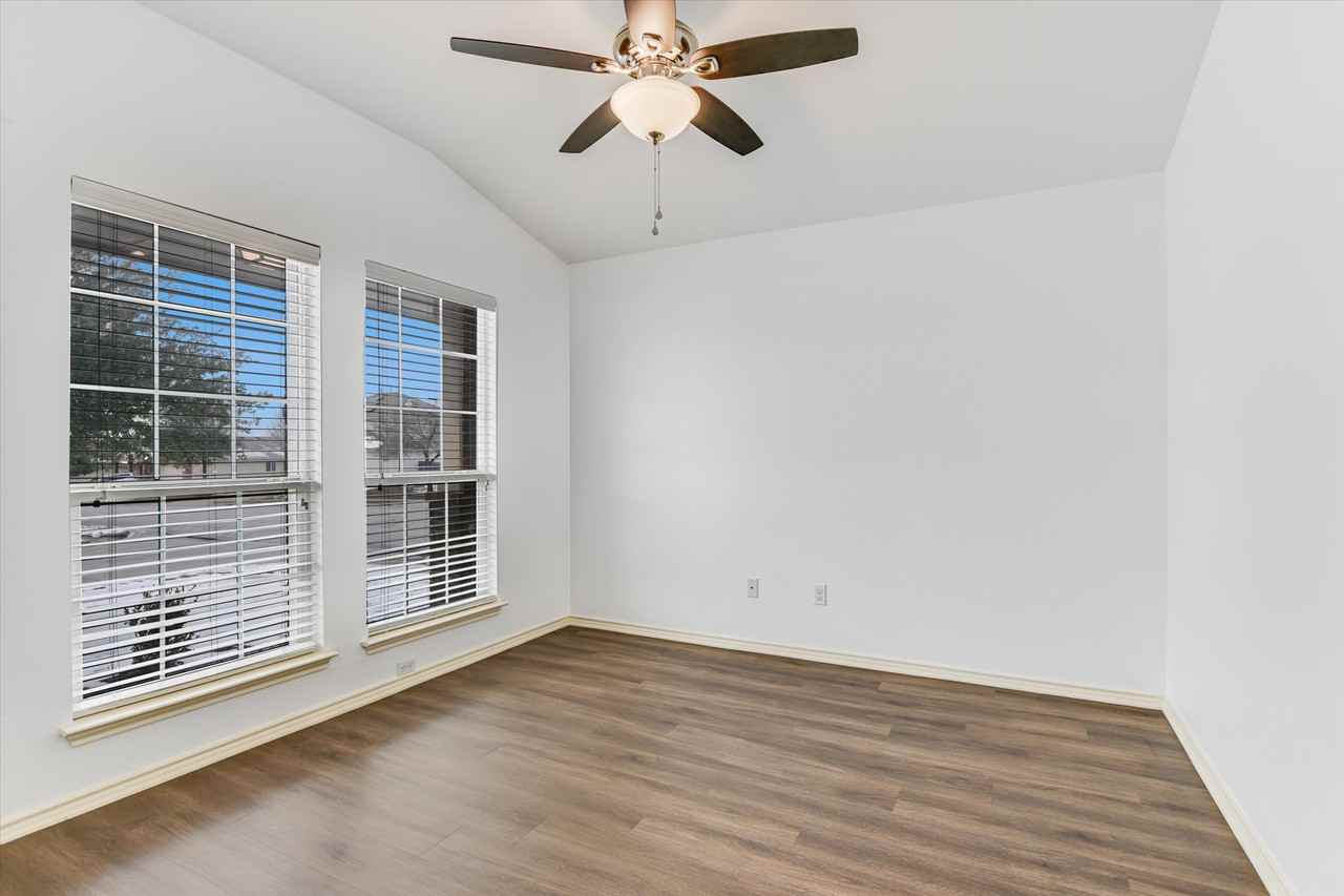 2864 Hearthsong Loop - Photo 4 of 29