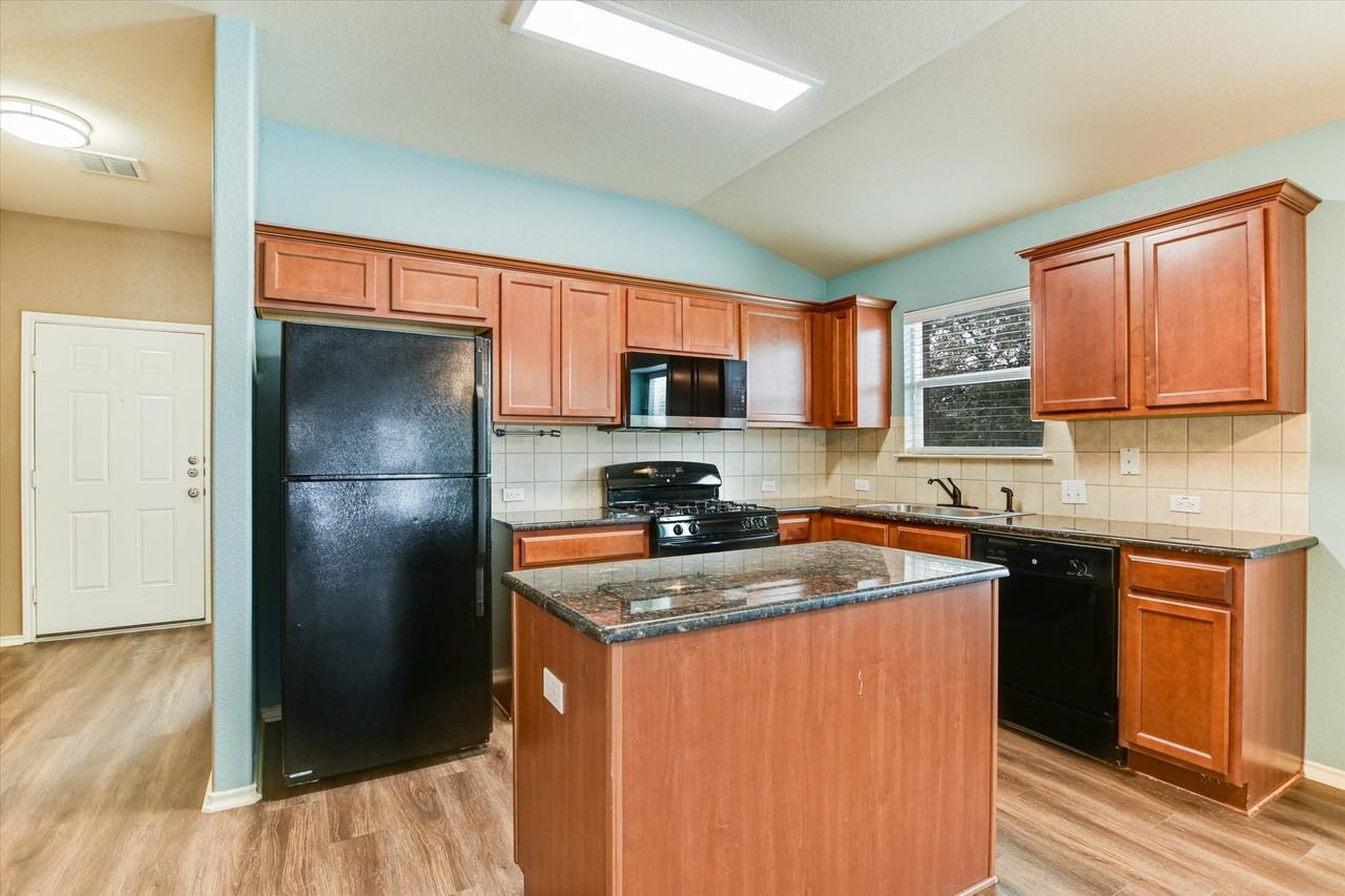 2864 Hearthsong Loop - Photo 5 of 29