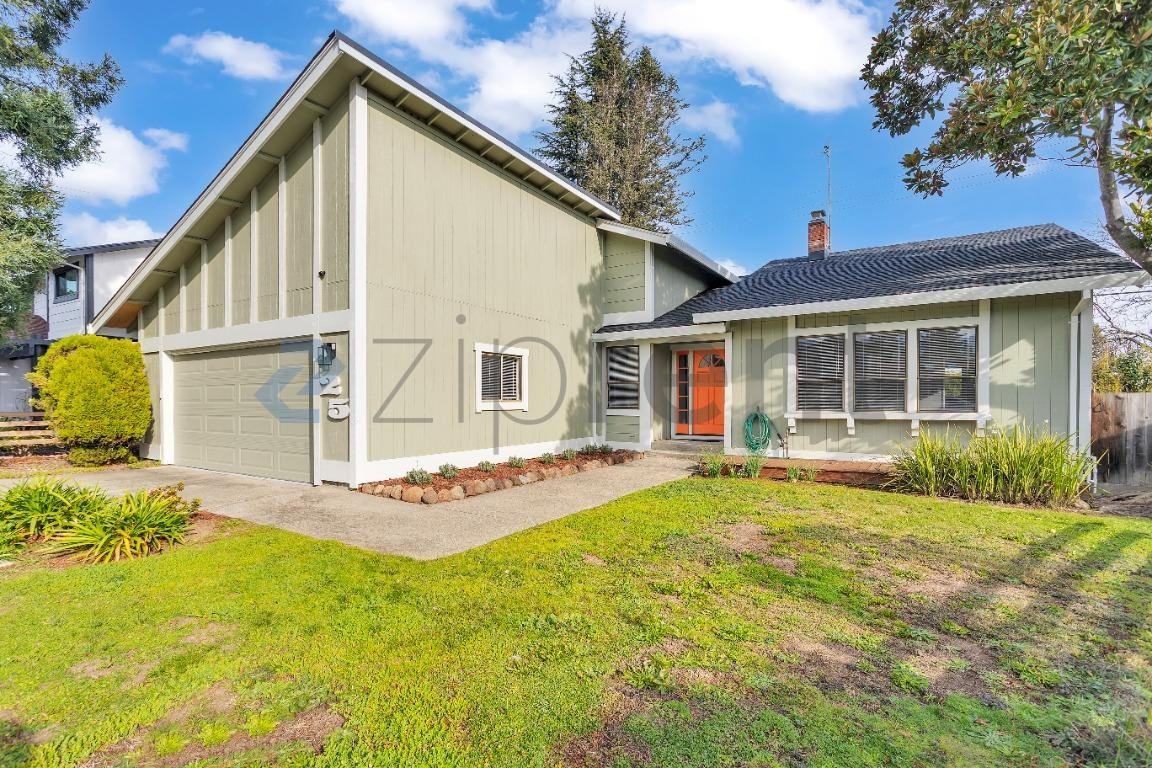 25 Leslie Ct - Photo 3 of 33