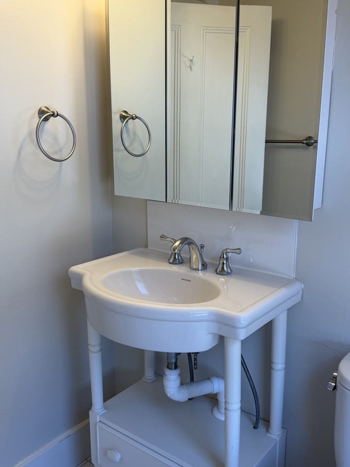 Pleasant St #B - Photo 3 of 13