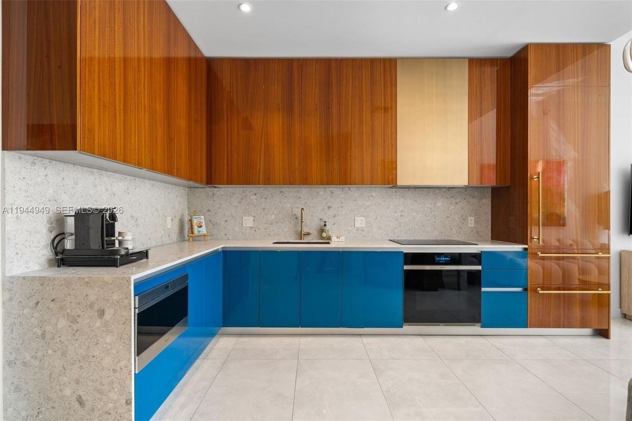 2655 S Bayshore Dr #1505 - Photo 3 of 13