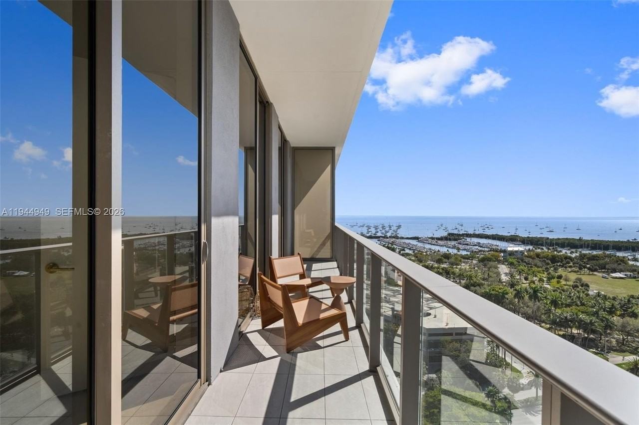 2655 S Bayshore Dr #1505 - Photo 5 of 13