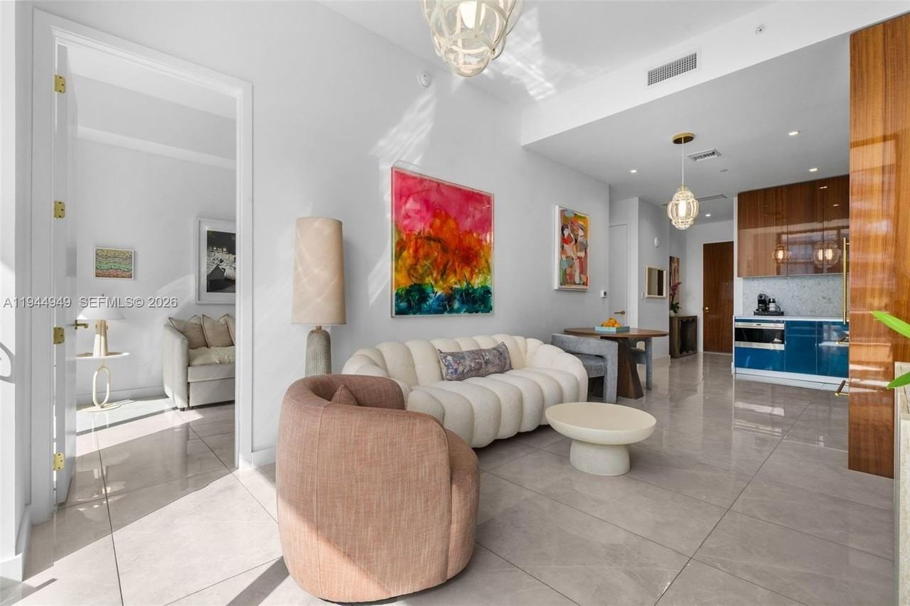 2655 S Bayshore Dr #1505 - Photo 7 of 13