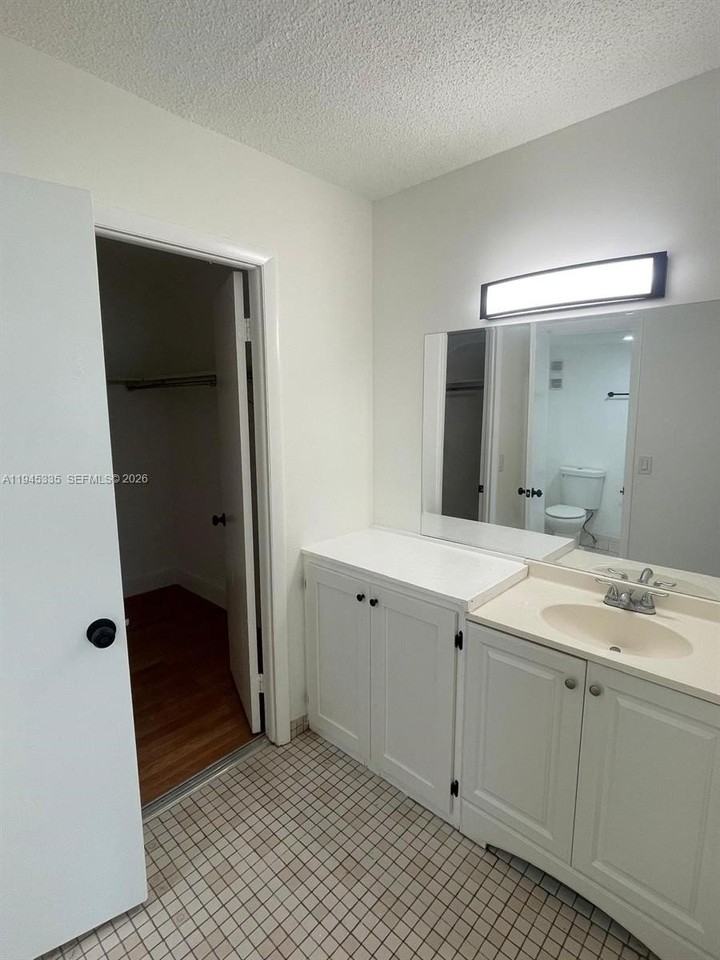 14830 Naranja Lakes Blvd #A2Q - Photo 6 of 8