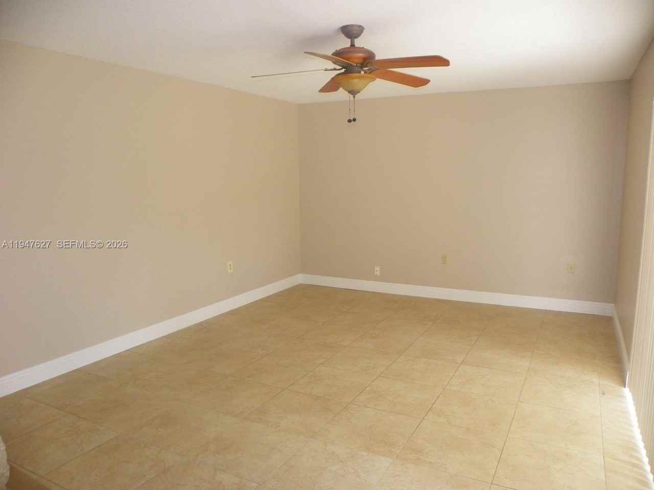 4083 Forest Hill Dr - Photo 2 of 16