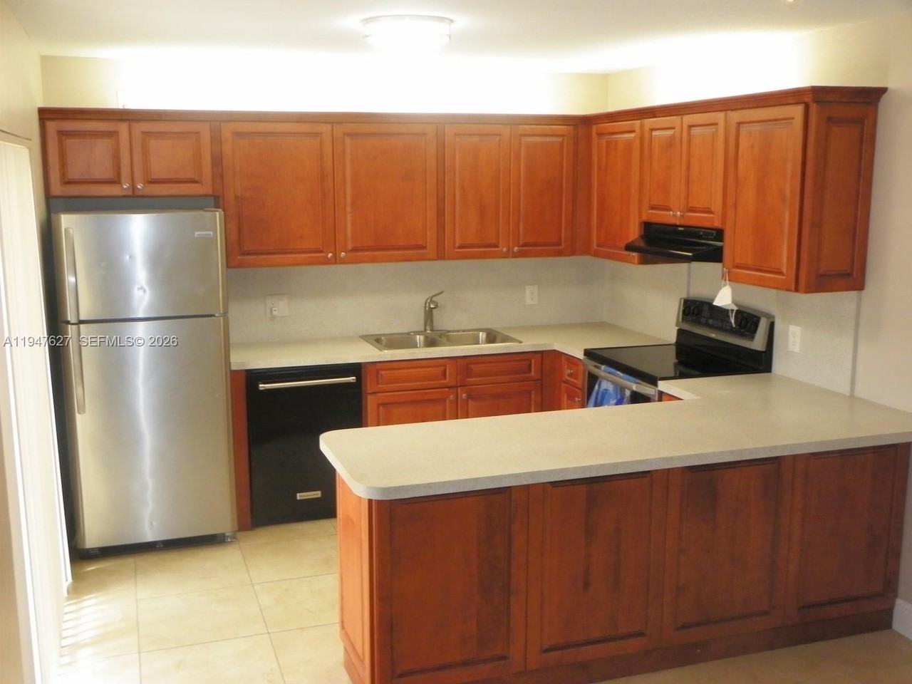 4083 Forest Hill Dr - Photo 3 of 16