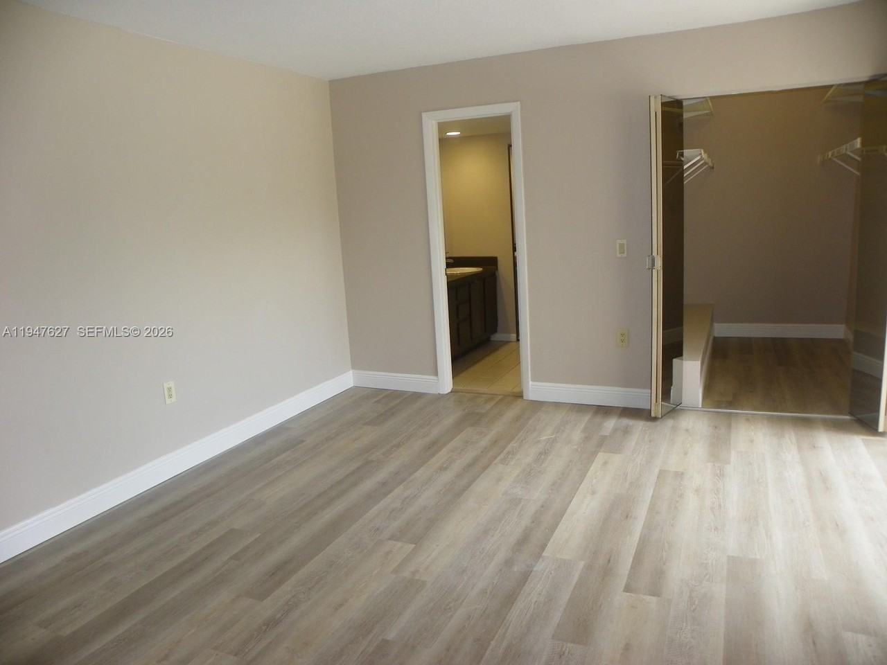 4083 Forest Hill Dr - Photo 6 of 16