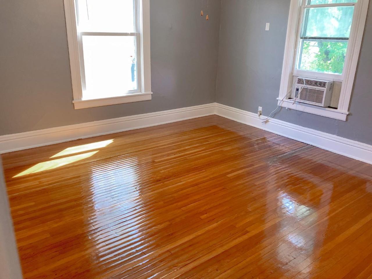 319 W 3rd St - Photo 5 of 7