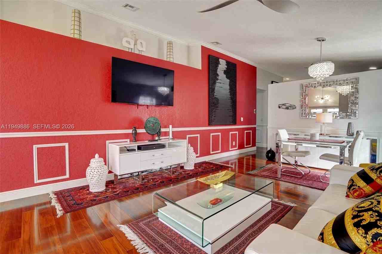 311 Sw 203rd Ave - Photo 5 of 22