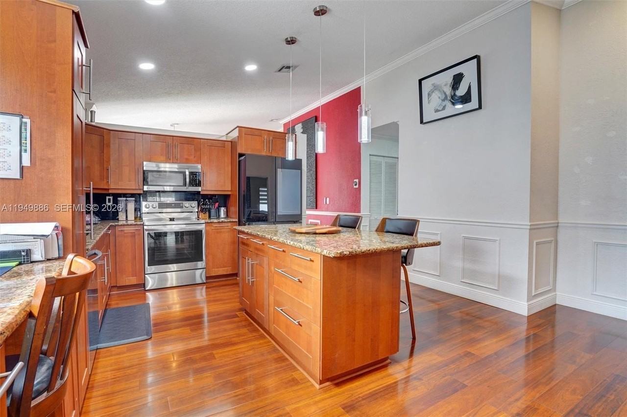 311 Sw 203rd Ave - Photo 7 of 22