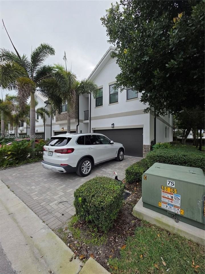 4538 S Aqua Bella Ln #4538 - Photo 2 of 41