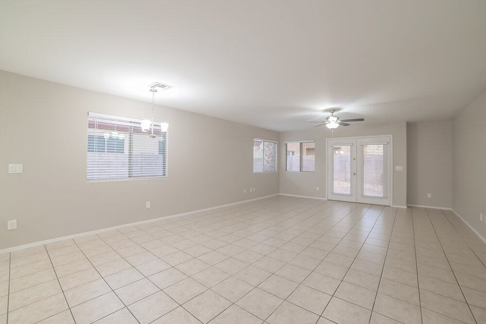 7409 S 37th Gln - Photo 4 of 16